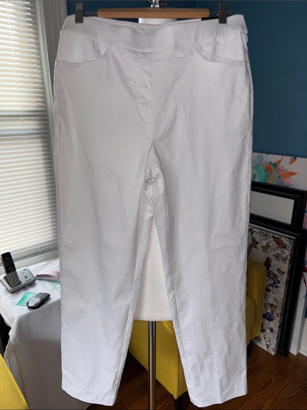 Alfred Dunner White Pull-On Straight Leg Pants